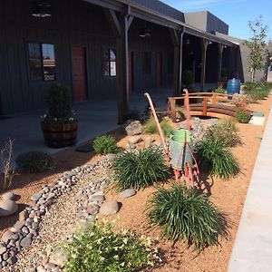 Hh Creek Inn